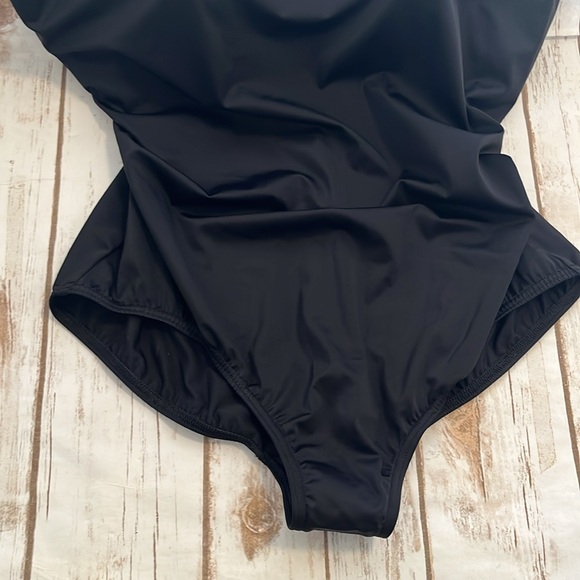 Lands End One Piece Bathing Suit 24W DDD Solid Black - Picture 3 of 9